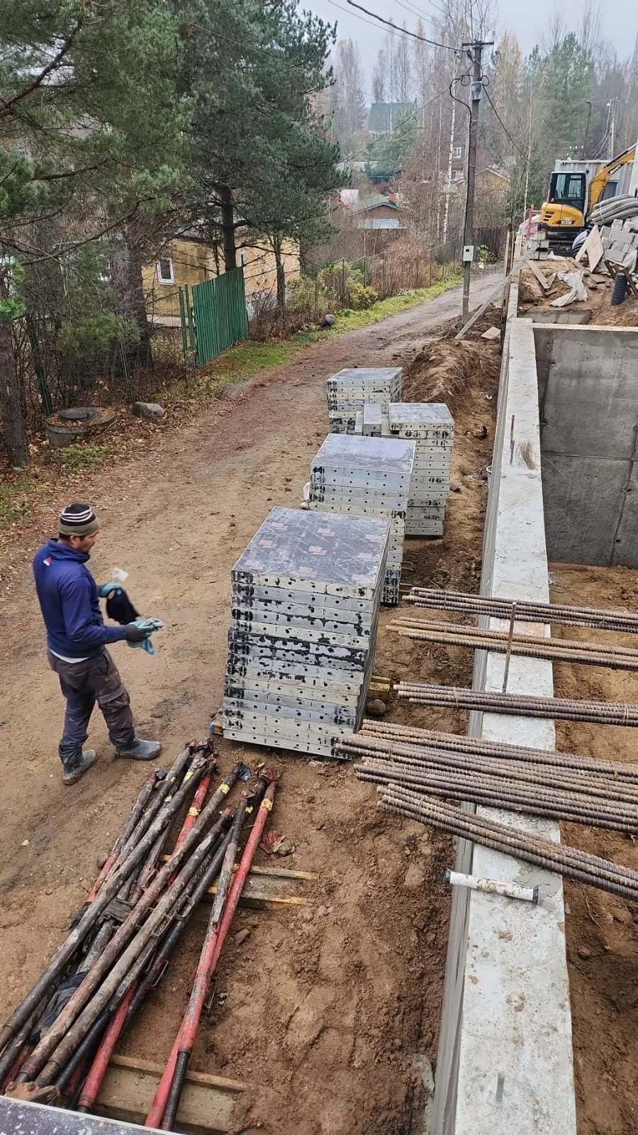 Small-panel formwork rental for a private house