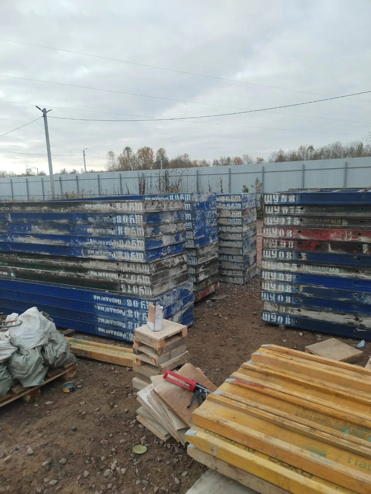 Formwork rental for a private house in Roshchino