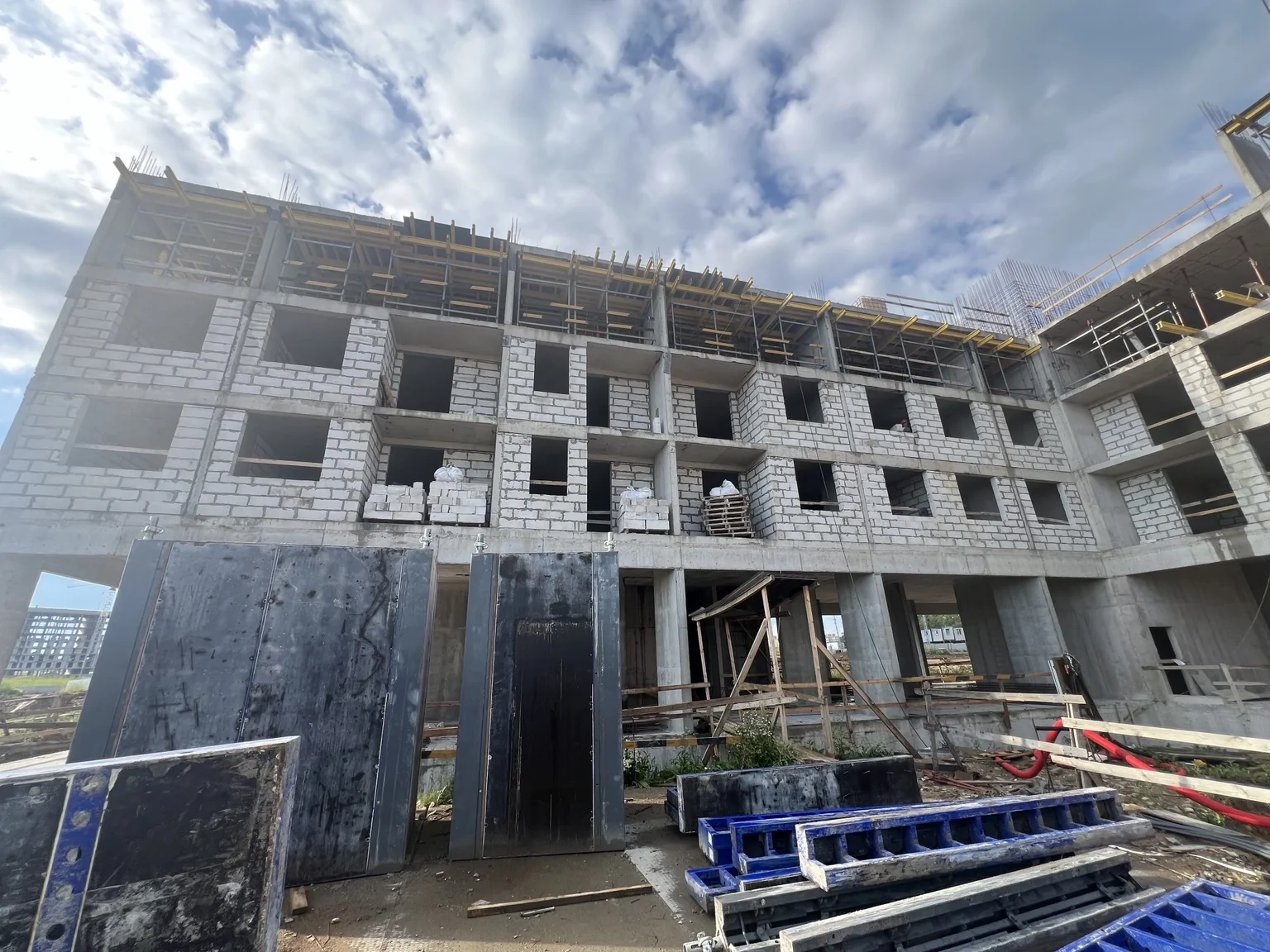 Inspection, assessment and purchase of used formwork