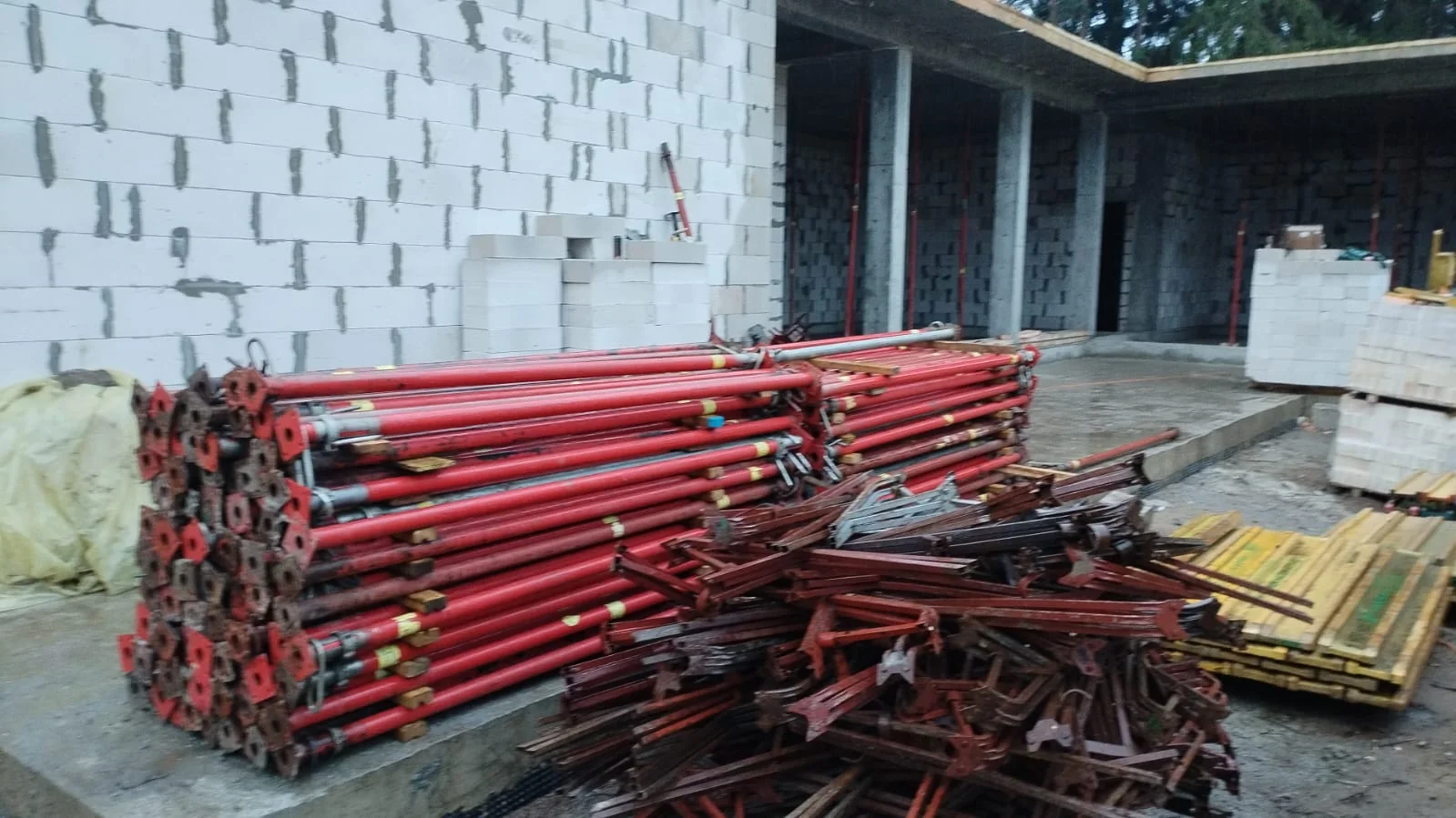 Formwork for a country house in Saint Petersburg